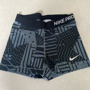 Nike Pro Dri-Fit Shorts- women’s medium black & grey pattern